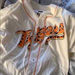 Tiggers Disney baseball jersey.